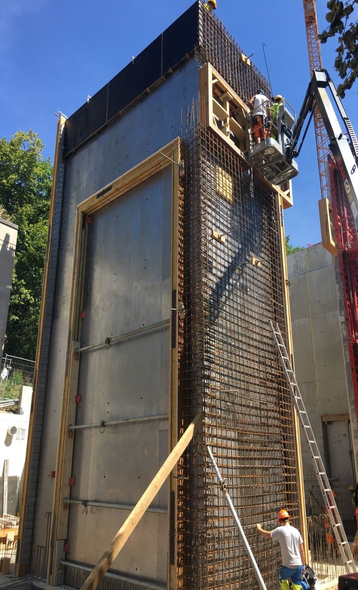 Coulage d’une paroi en béton armé, chantier CAD, Neuchâtel